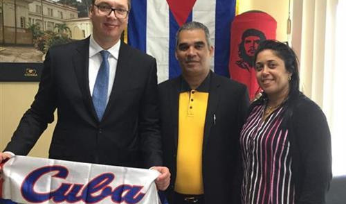 (FOTO) KAKO DOLIKUJE DRŽAVNIKU! Kubanski mediji veliku pažnju posvetili poseti Aleksandra Vučića!